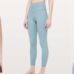 Lululemon WUNDER UNDER Luxtreme in Blue Cast 25” Size 6